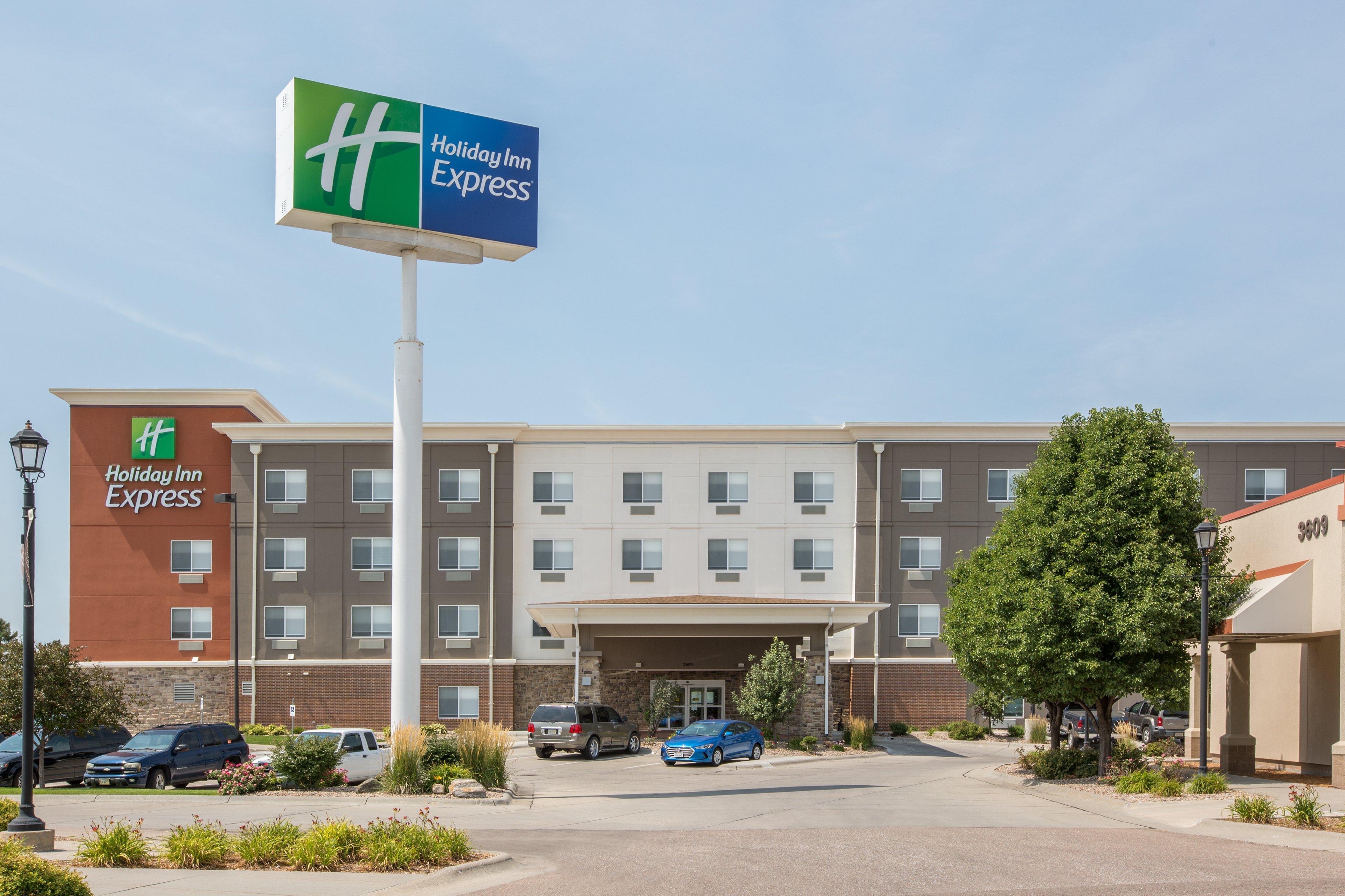 Holiday Inn Express Hastings By Ihg Экстерьер фото