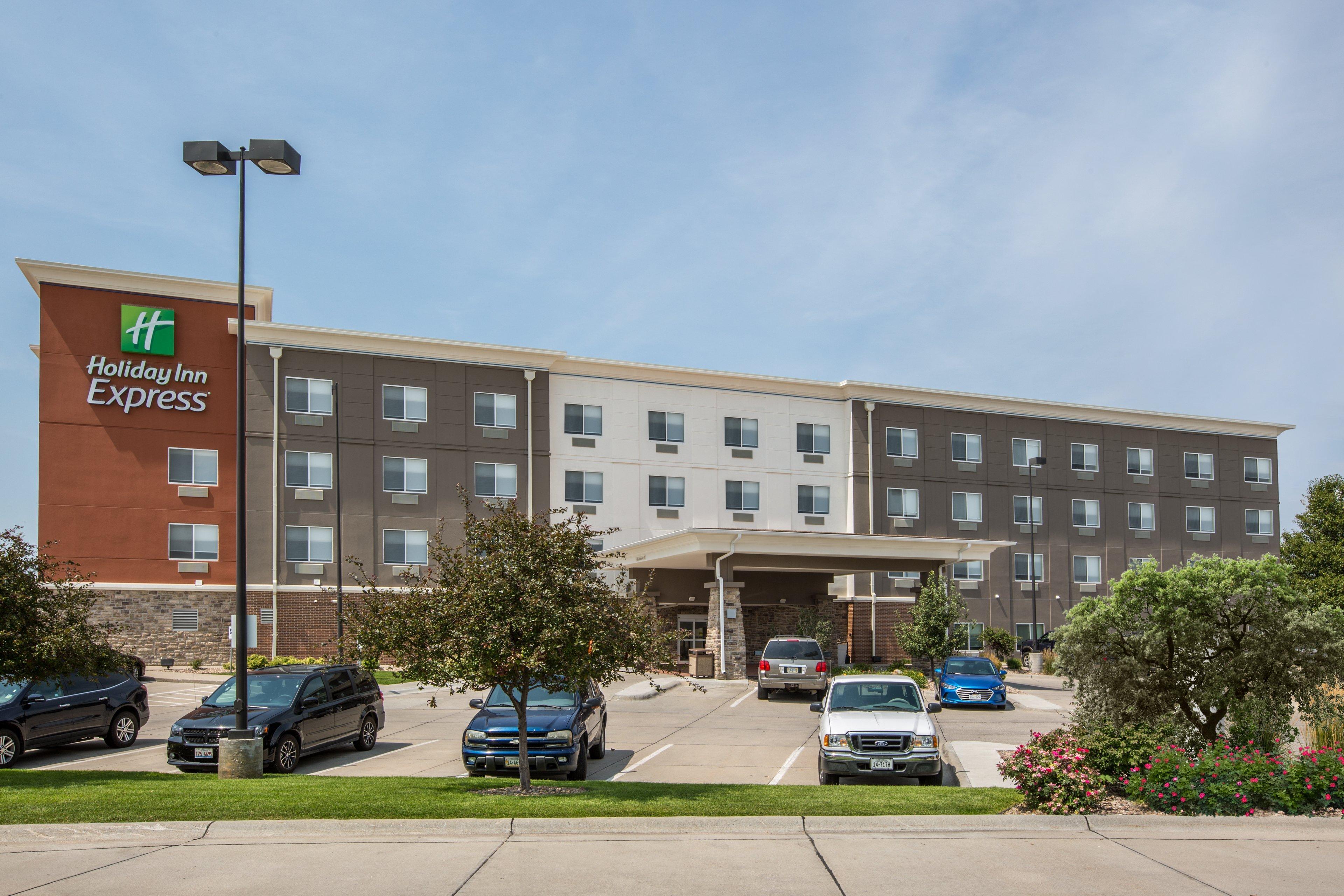 Holiday Inn Express Hastings By Ihg Экстерьер фото