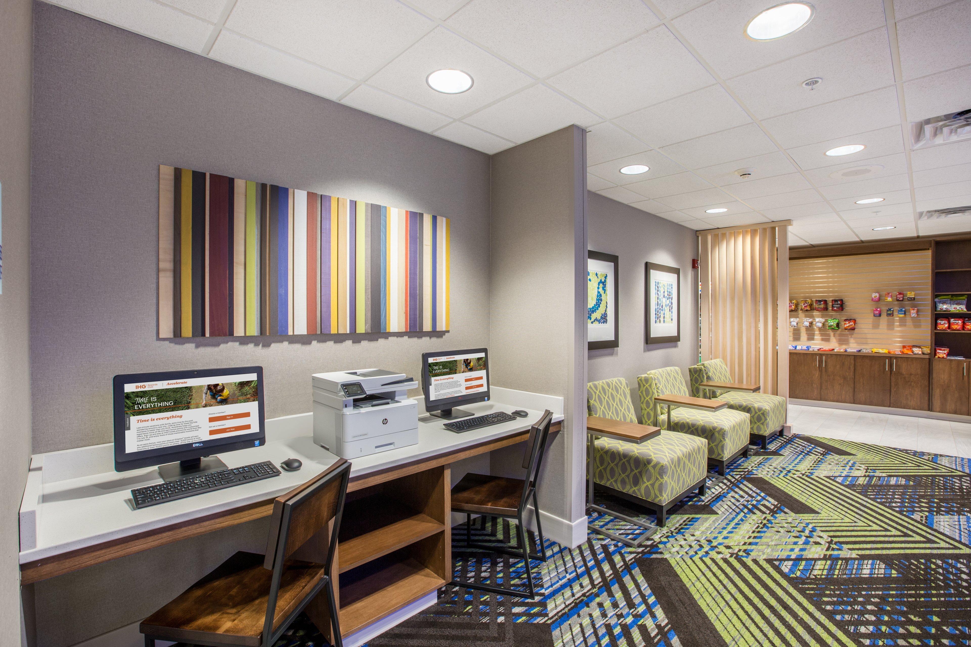Holiday Inn Express Hastings By Ihg Экстерьер фото