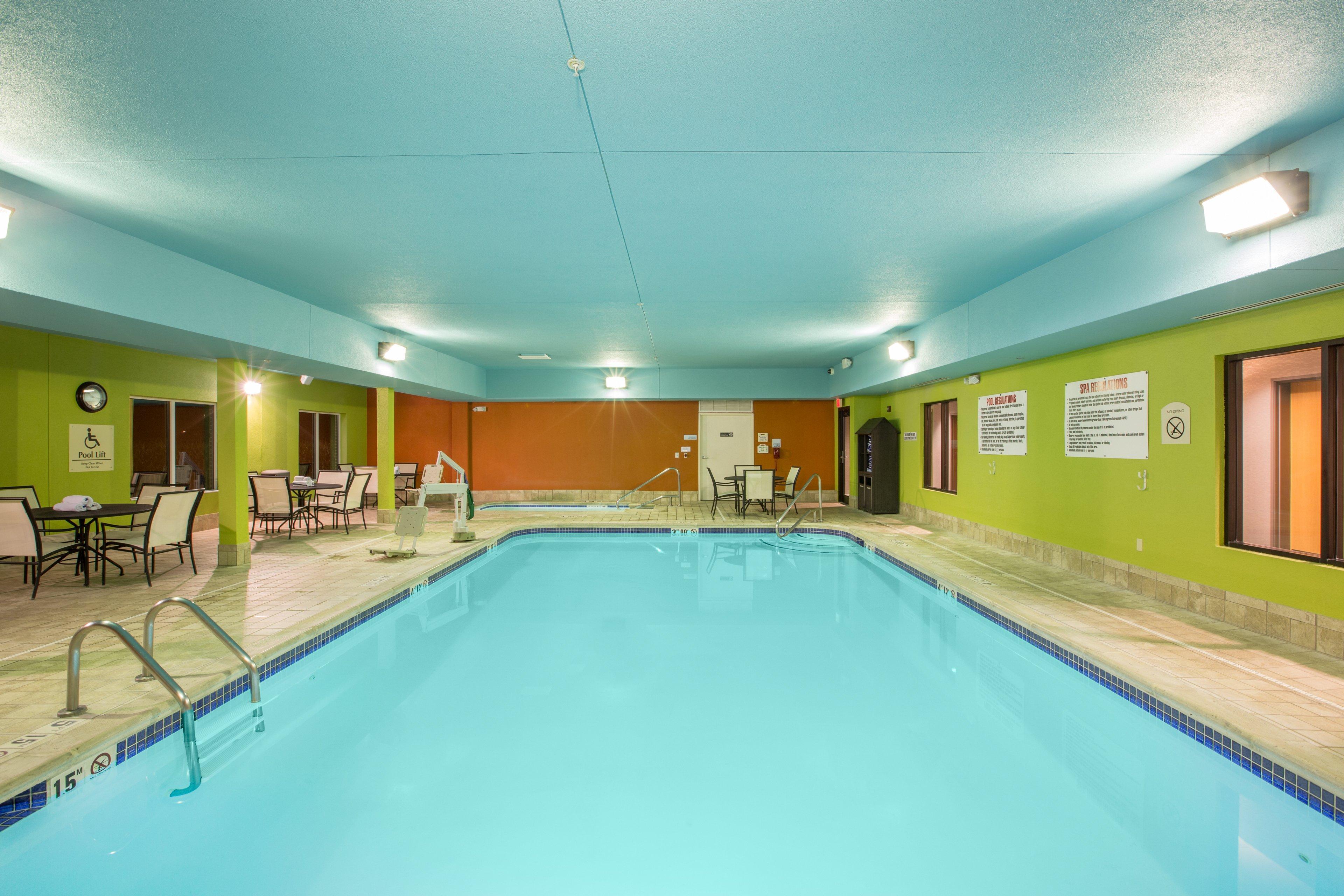Holiday Inn Express Hastings By Ihg Экстерьер фото