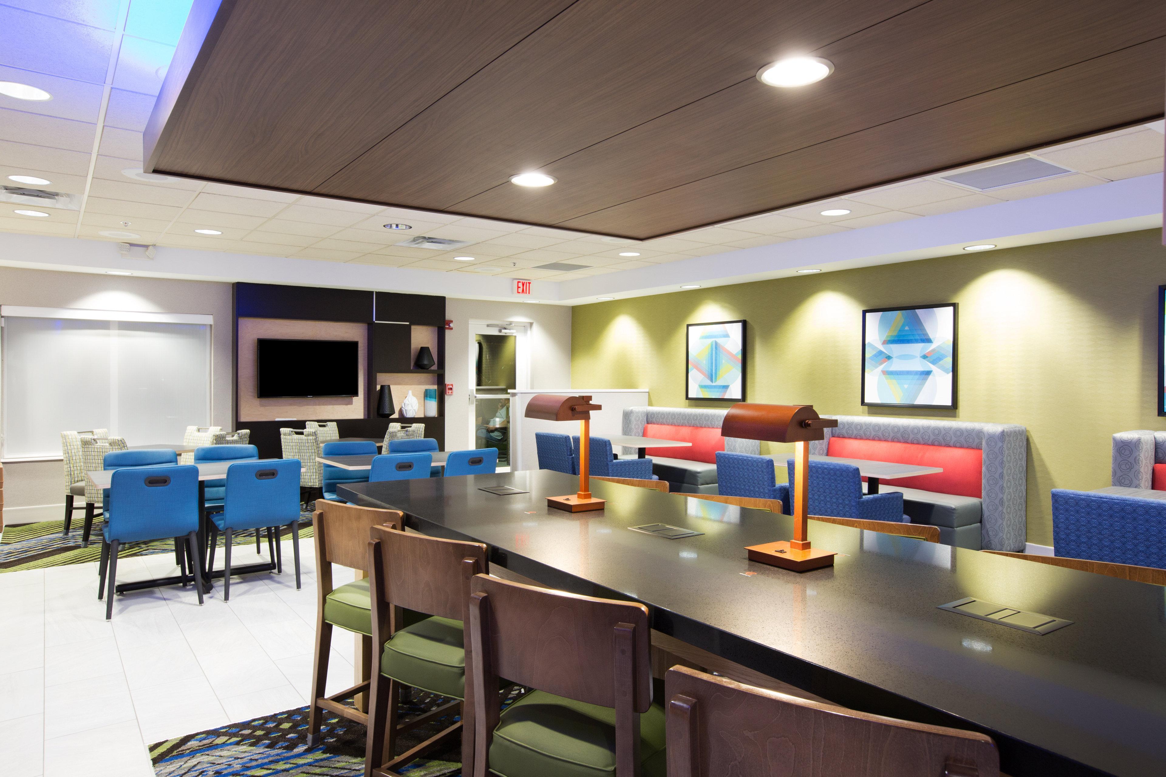 Holiday Inn Express Hastings By Ihg Экстерьер фото