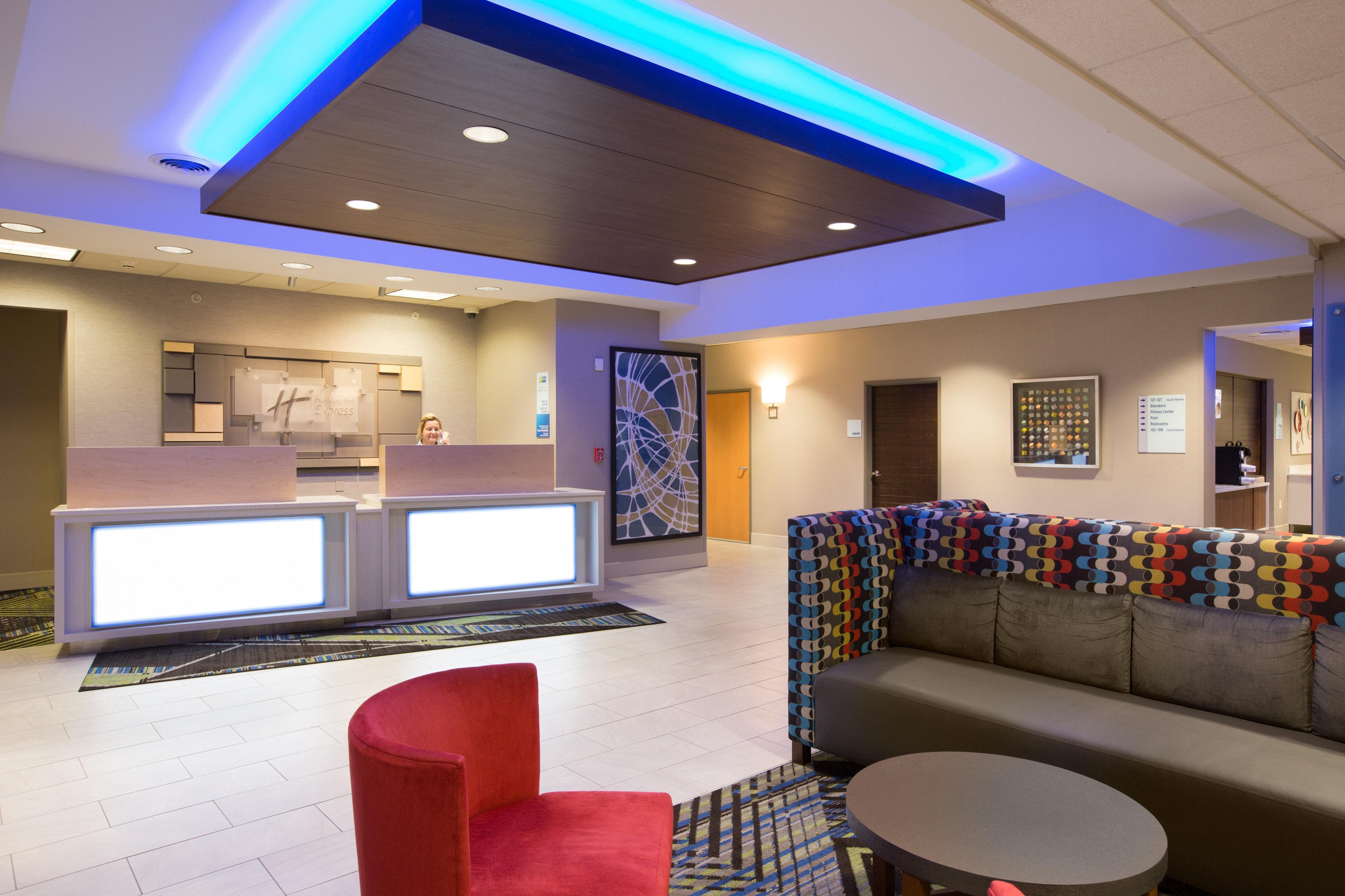 Holiday Inn Express Hastings By Ihg Экстерьер фото
