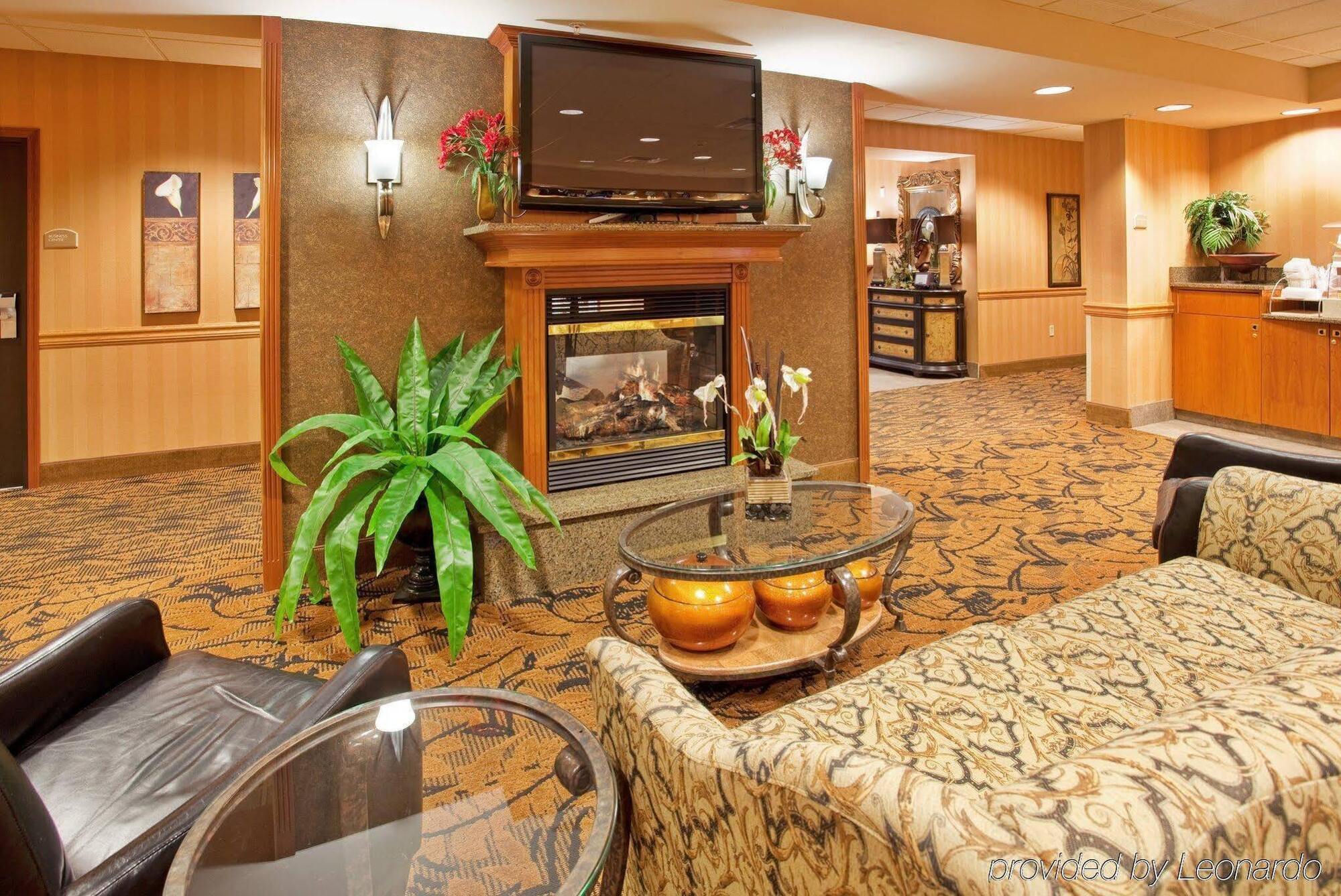 Holiday Inn Express Hastings By Ihg Экстерьер фото