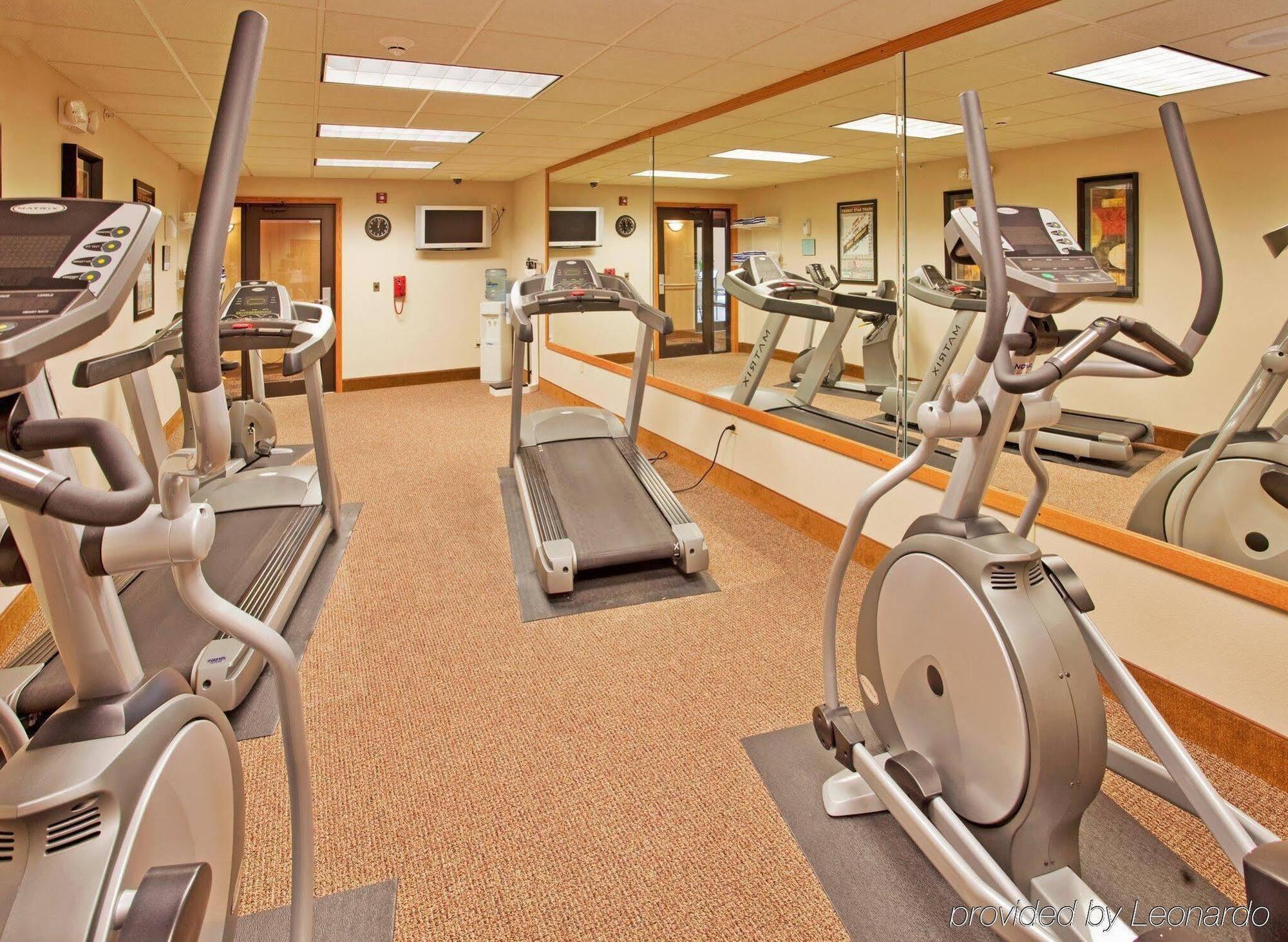 Holiday Inn Express Hastings By Ihg Экстерьер фото